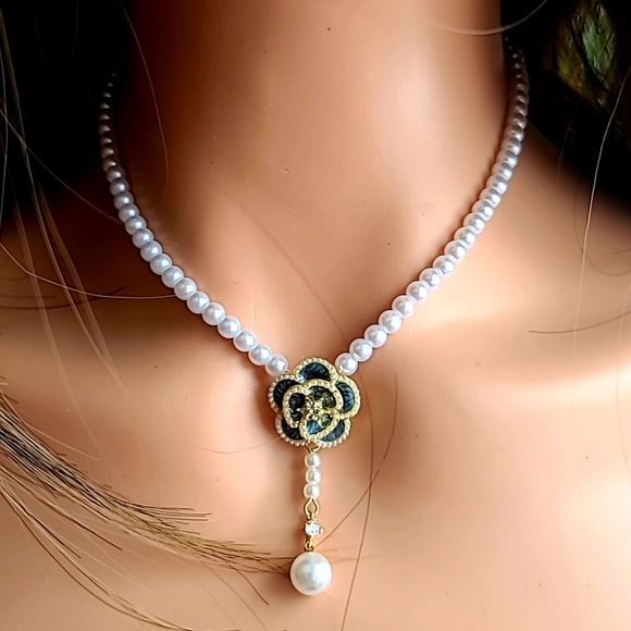 Pearl necklace - Picture 1 of 5